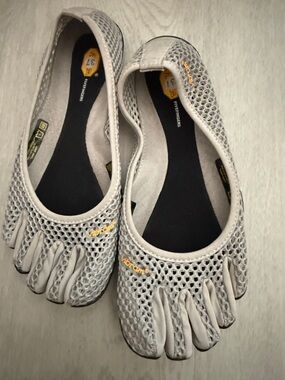 Vibram FiveFingers Women's Grey Toe Shoes